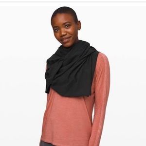 Lululemon Travel/Commute Reversible Vinyasa Scarf